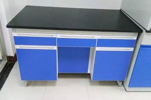 實(shí)驗(yàn)臺(tái)實(shí)芯理化板臺(tái)面有哪些功能特點(diǎn)？