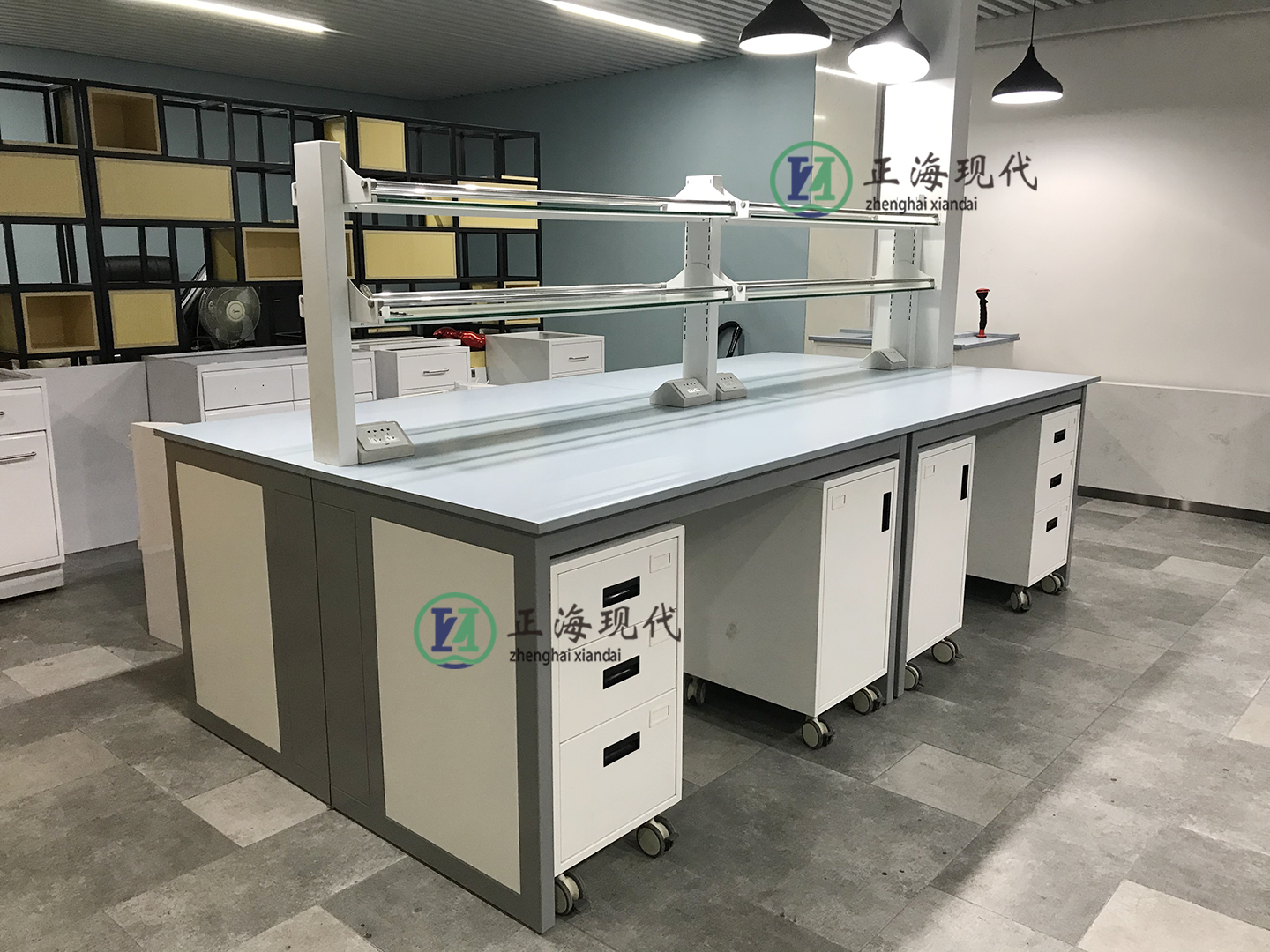 全鋼中央實(shí)驗(yàn)臺(tái)